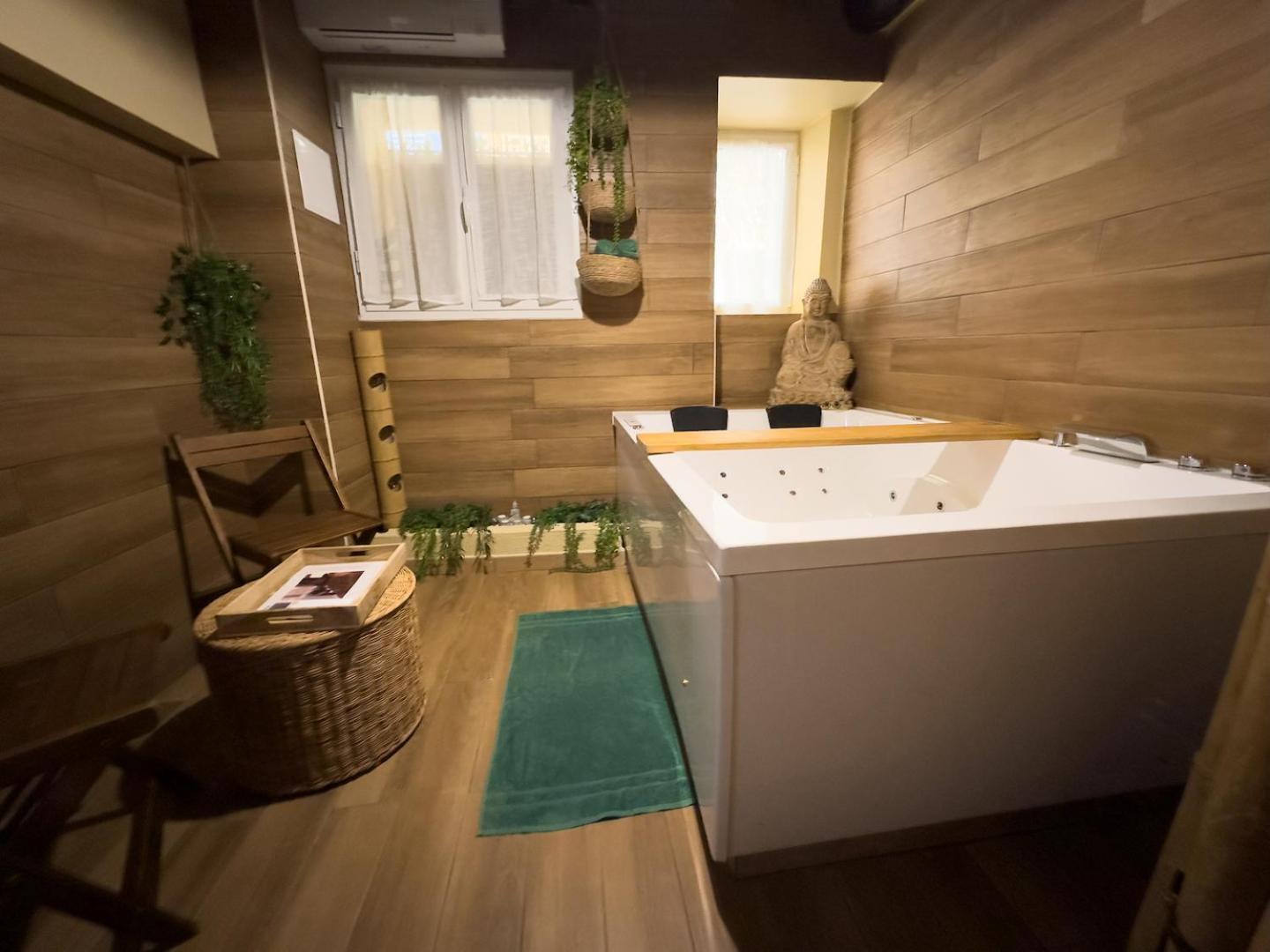 Le Balneo Jacuzzi Vieil Antibes Safranier Apartment Ngoại thất bức ảnh
